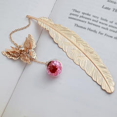 Toirxarn Metal Feather Bookmark - Perfect Gift for Mother's Day, Women's Birthdays & Teacher Appreciation, Chic Literary Accessory & Elegant Reading Aid for Readers and Book Lovers - with Gift Box