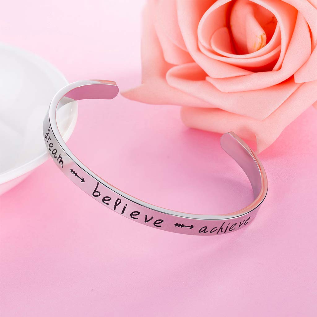 CERSLIMO Friendship Bracelet for Womens - Inspirational Friendship Gifts for Best Friend, Motivational Cuff Bangle Sister Mother Teacher Gifts Bracelet Birthday Christmas Gifts, Dream Believe Achieve