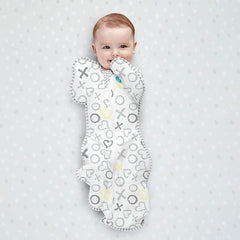 Love To Dream Swaddle UP Viscose from Bamboo Jersey Lite, Ultra-light Fabric for Warm Temperatures (24-27°C), Arms Up Position, Baby Essentials for Newborn (Kisses White, Newborn (2.2-3.8kg))