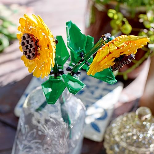 LEGO Creator Sunflowers, Artificial Flowers Building Kit for Kids Aged 8and, Display as Bedroom Accessory or Floral Bouquet Home Decoration, Gift for Girls, Boys and Teenagers 40524