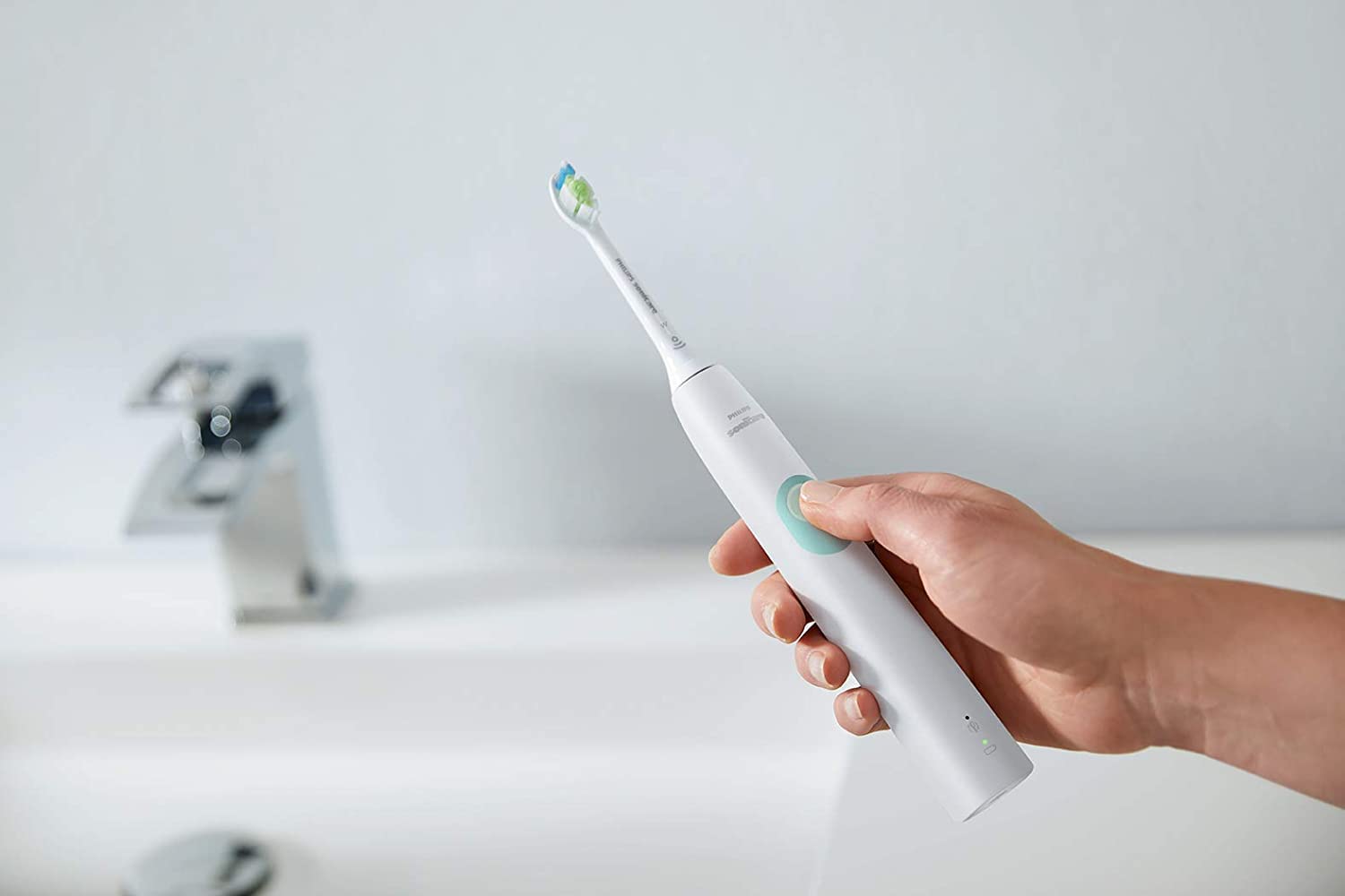 Philips Sonicare ProtectiveClean 4300 Whitening Sonic Electric Rechargeable Toothbrush HX6807/51 White Mint