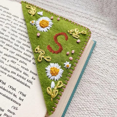 Litthing Hand Embroidered Corner Bookmark, 26 Letters Personalised Bookmarks Women Seasons Book Marks Felt Triangle Bookmark Gifts for Book Lovers Men Kids