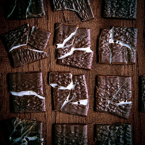 Nestlé After Eight Dark Mint Chocolate Box 300g   Thin Squares Of Mint Fondant Wrapped In Dark Chocolate   Christmas Chocolate Gift  Festive Chocolate Box  After Dinner Mints