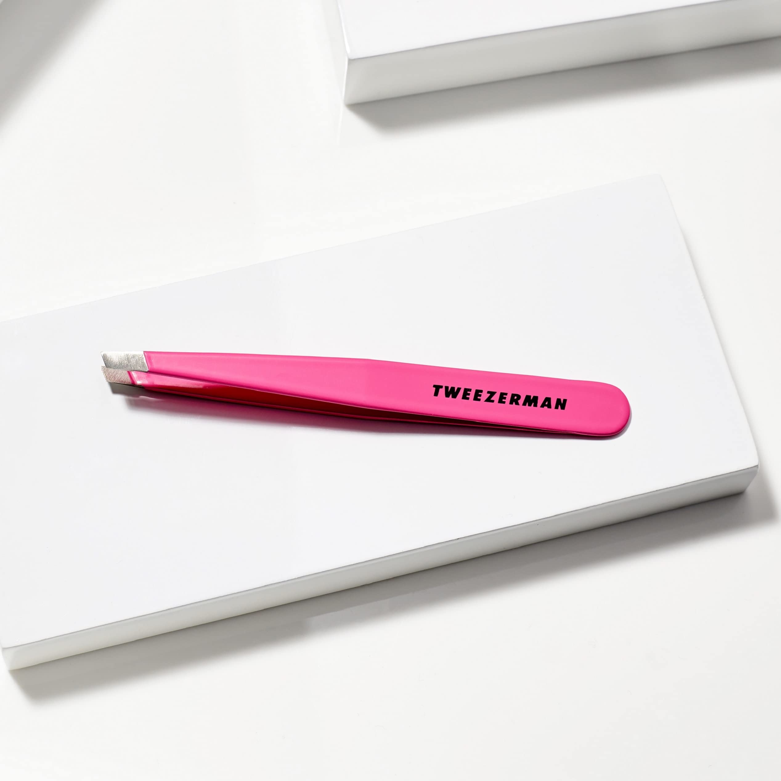 Tweezerman Pretty In Pink Slant Tweezer