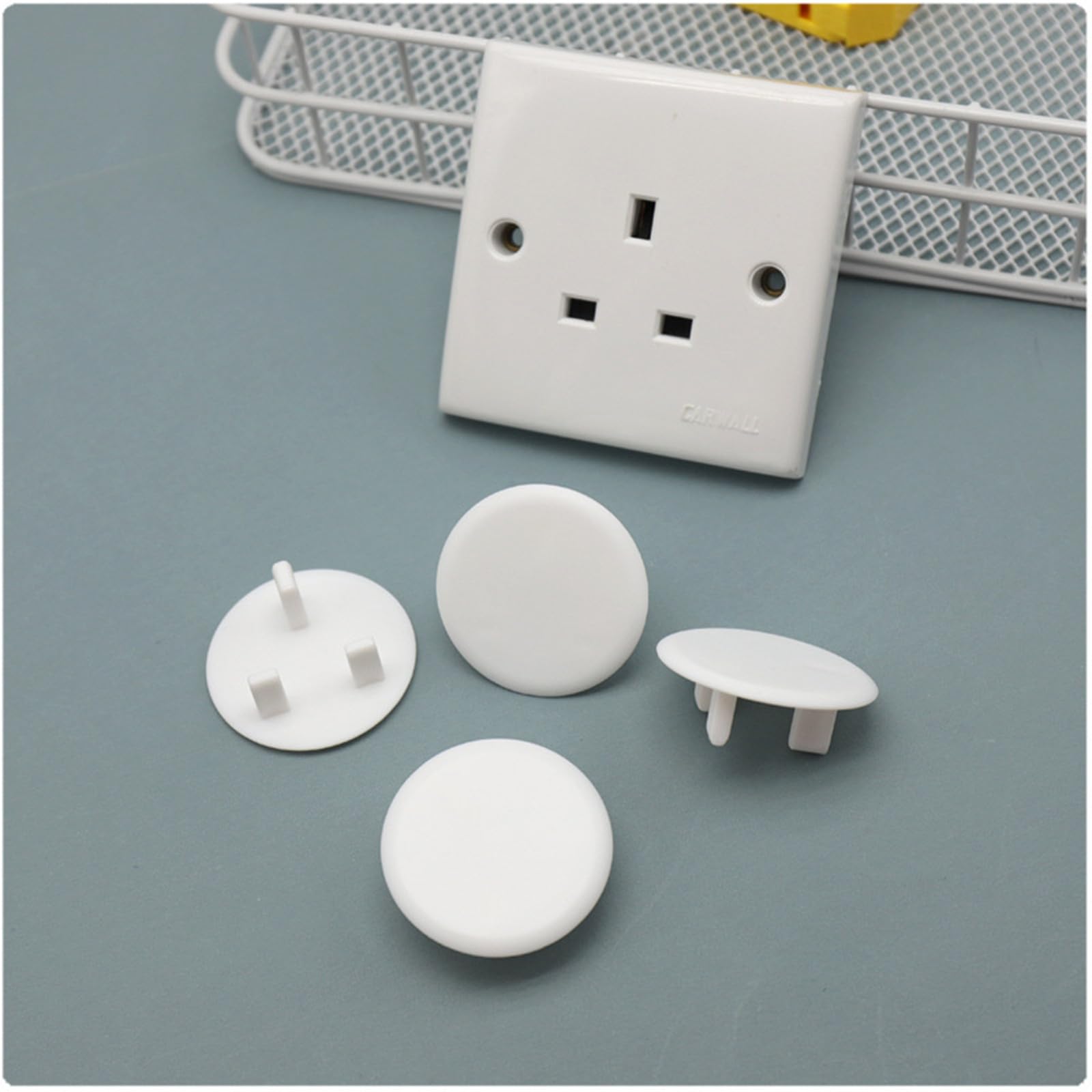 ZHIYE Plug Socket Covers UK, 20 Packs Baby Child Safety Socket Covers Guards Caps Tight Grip Socket Protector for Children Safety Protection at Home and School