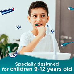 Aquafresh Advance Kids toothbrush. Developed by dental experts for children aged 9-12 years old. In plastic-free packaging. Soft interdental bristles