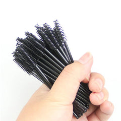 BOULTON Eyelash Brush – 50pcs   Disposable Eyelash Brushes Lash Extension Brushes Mascara Wands   Mascara Wand Eye Brow Brushes Spooly Eyelash Brush   Spoolies Make Up Brushes (Black)