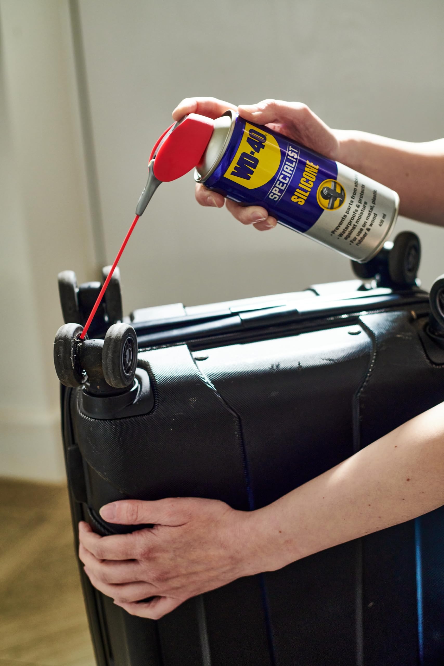 WD-40 Specialist Silicone Spray Lubricant 400ml Can - Versatile All-Weather Protection for Extended Tool Life, Repels Moisture, Dust, and Grime - Smart Straw Applicator Included