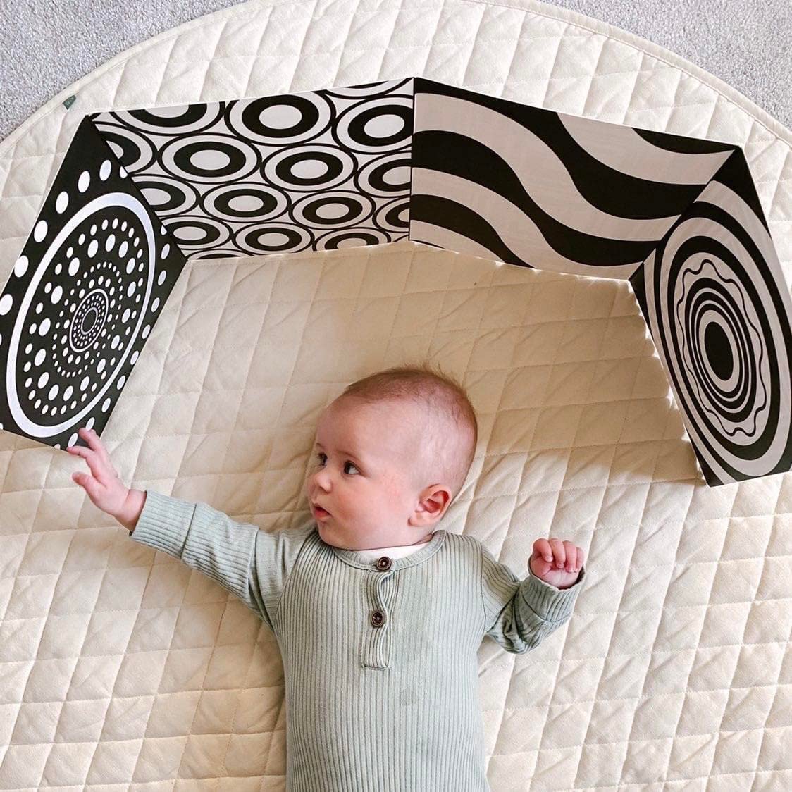 My Little Learner Black and White High Contrast Baby Sensory Fold Out Board, Baby Sensory Board is Made from Premium Quality card Stocks for Newborn babies