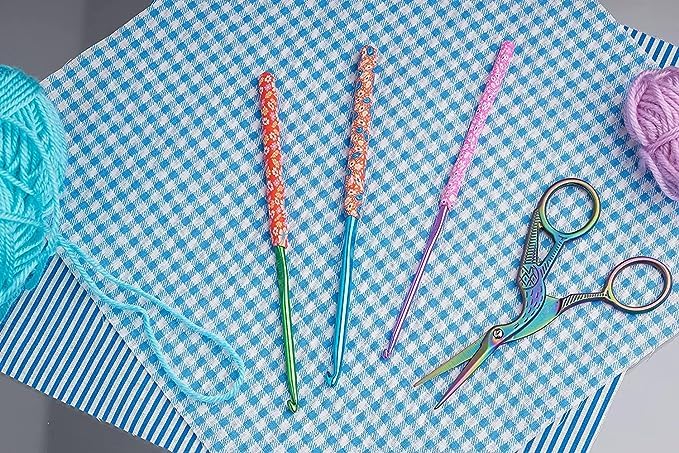 The Quilted Bear Crochet Hooks - Premium Soft Grip Floral Crochet Hooks with Ergonomic Polymer Clay Handle (8.0mm Crochet Hook)