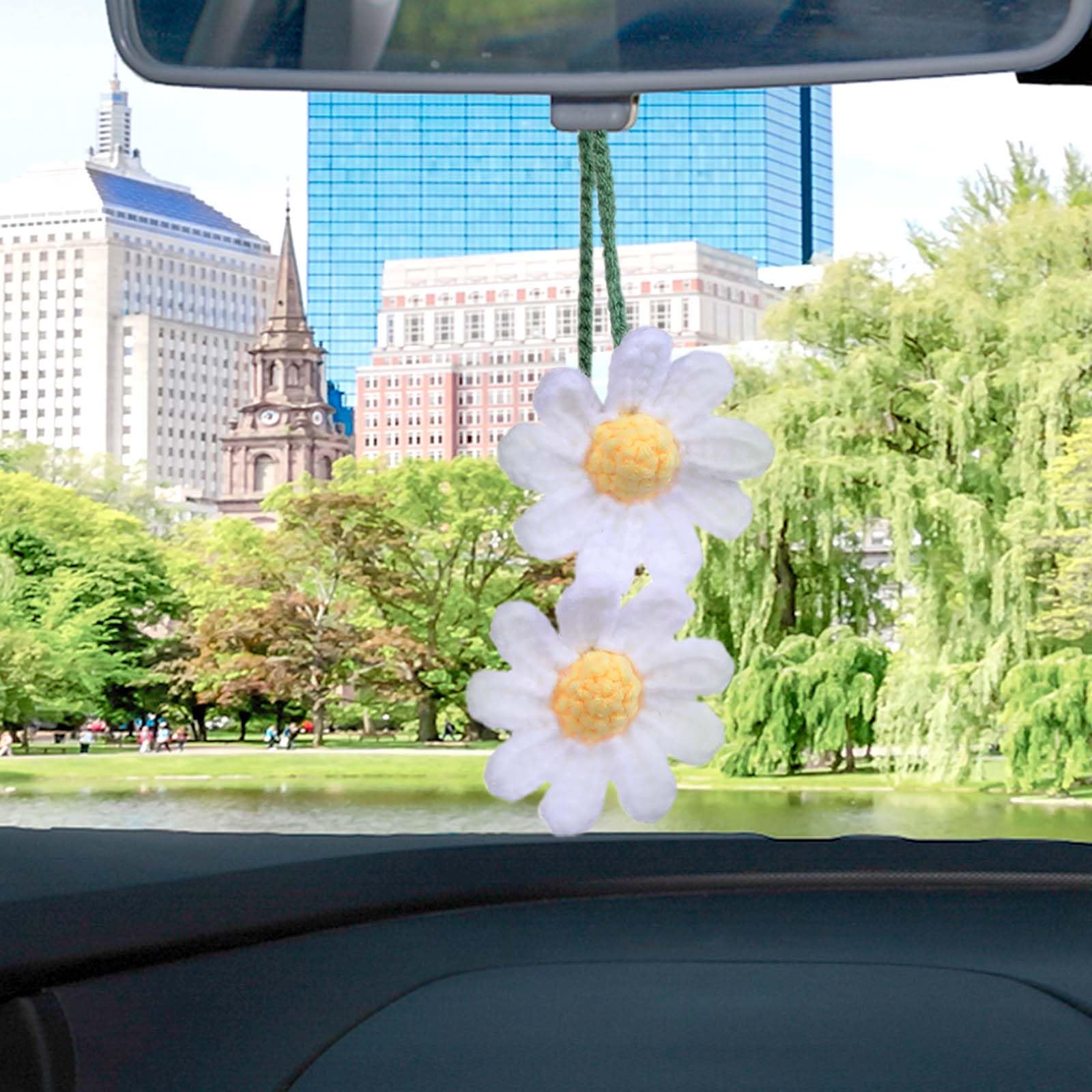 WLLHYF Crochet Daisy Car Pendant Cotton Cute Rear View Mirror Hanging Charms Handmade Knitted Woven Daisy Flower Tassel Car Accessories Automotive Interior Aesthetic (White)