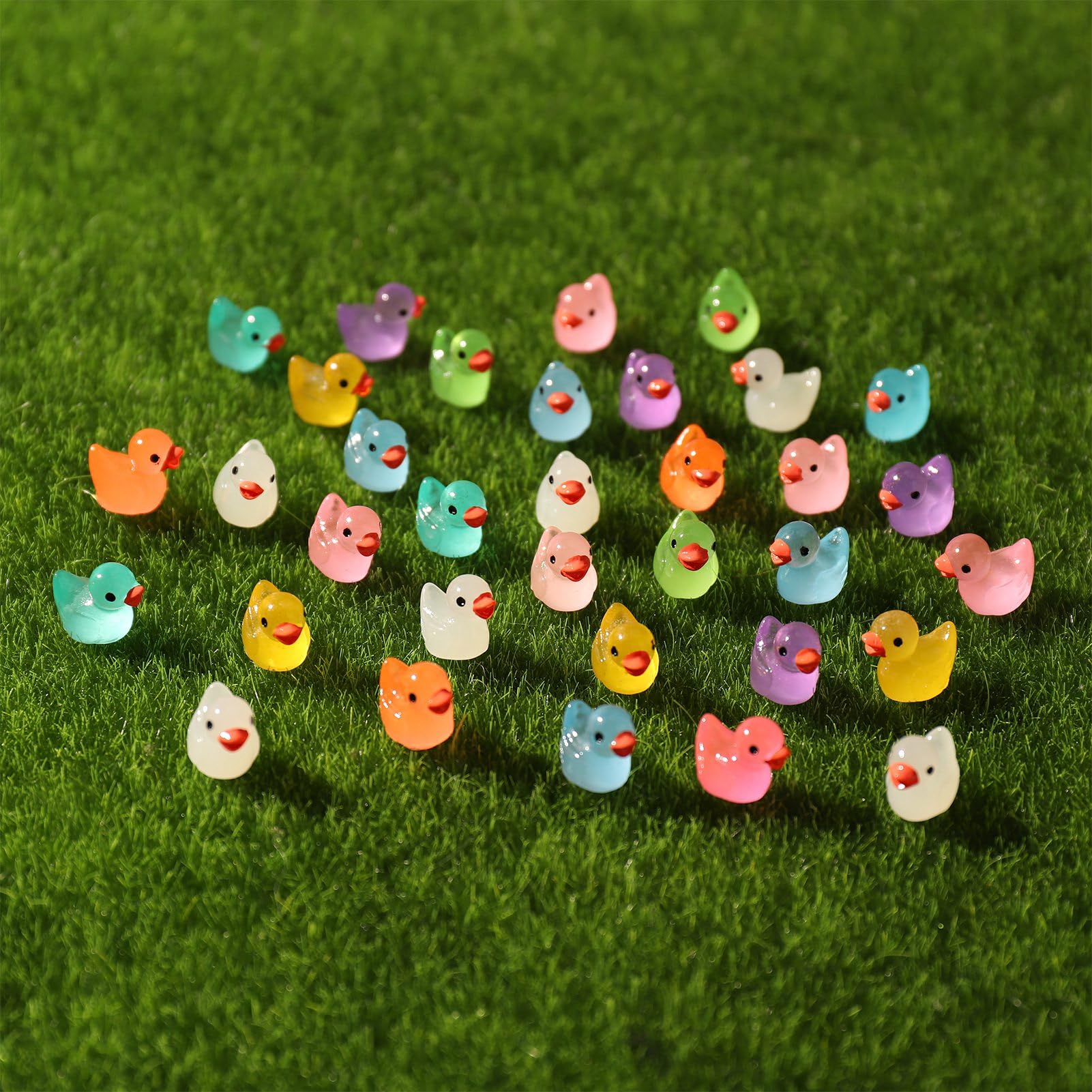 FRIUSATE 100 Pack Mini Ducks, Tiny Little Ducks Mini Resin Ducks Luminous Small Ducks Miniature Ducks for Fairy Garden Aquarium Landscape Dollhouse Ornament Diy Craft