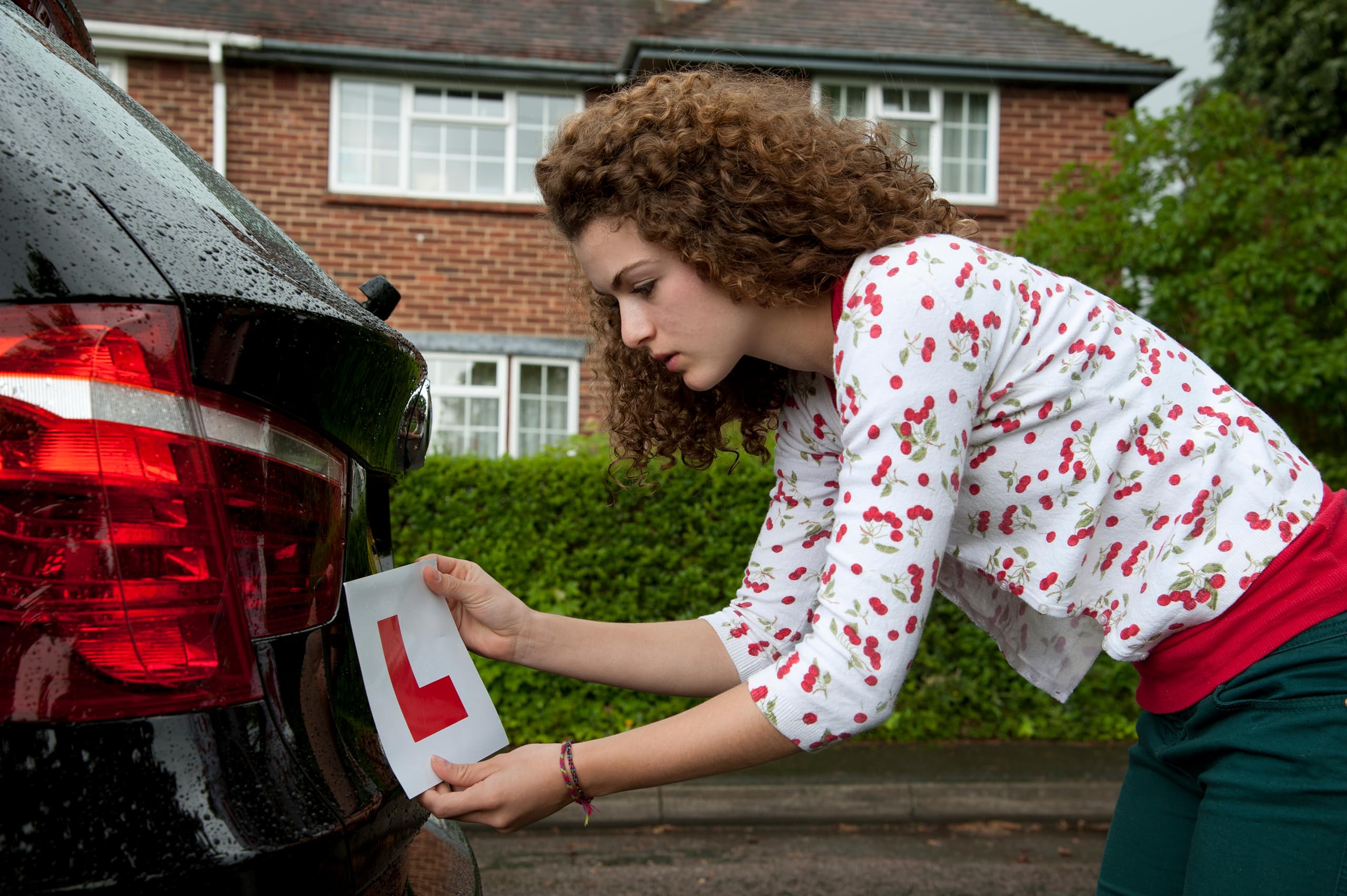 79auto Fully Magnetic L-Plates, Super Strong, Premium 1.3mm Extra Thick, 2-Pack L Plates, Fully Legal Learner Plates for Learner Drivers, UK Weather Resistant, Reusable, Flexible and Easy to Apply