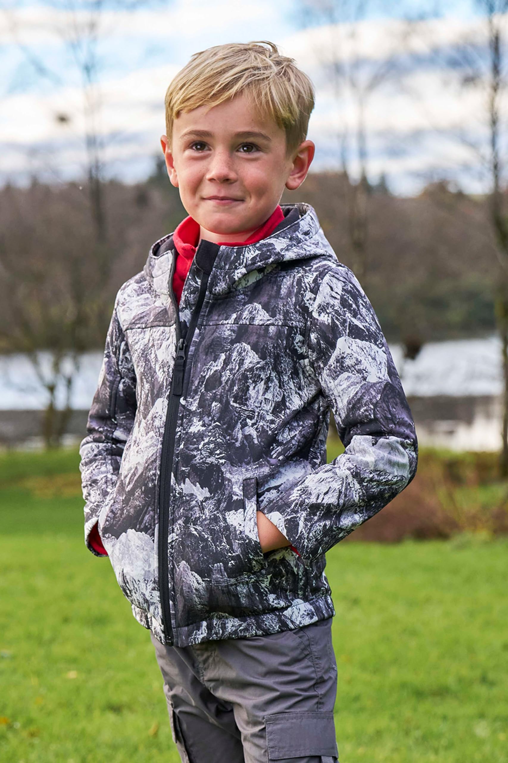 Mountain Warehouse Exodus Kids Softshell Jacket - Breathable, Wind Resistant, Water Resistant & Fleece Lined Coat for Boys & Girls - for Spring Summer, Hiking & Outdoors Monochrome 3-4 Years