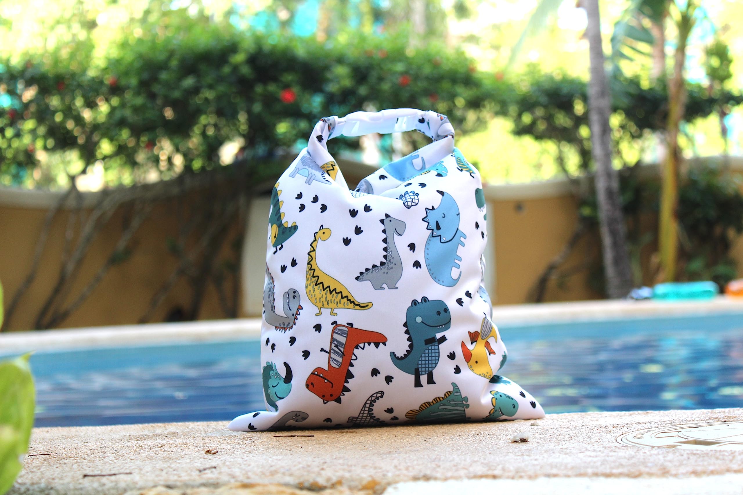 Immaculate Textiles Unisex Baby Wet/Dry Bag with Buckle : Waterproof & Washable : Great for Swimming & Reusable Cloth Nappies (Dinosaurs, 28x40cm)