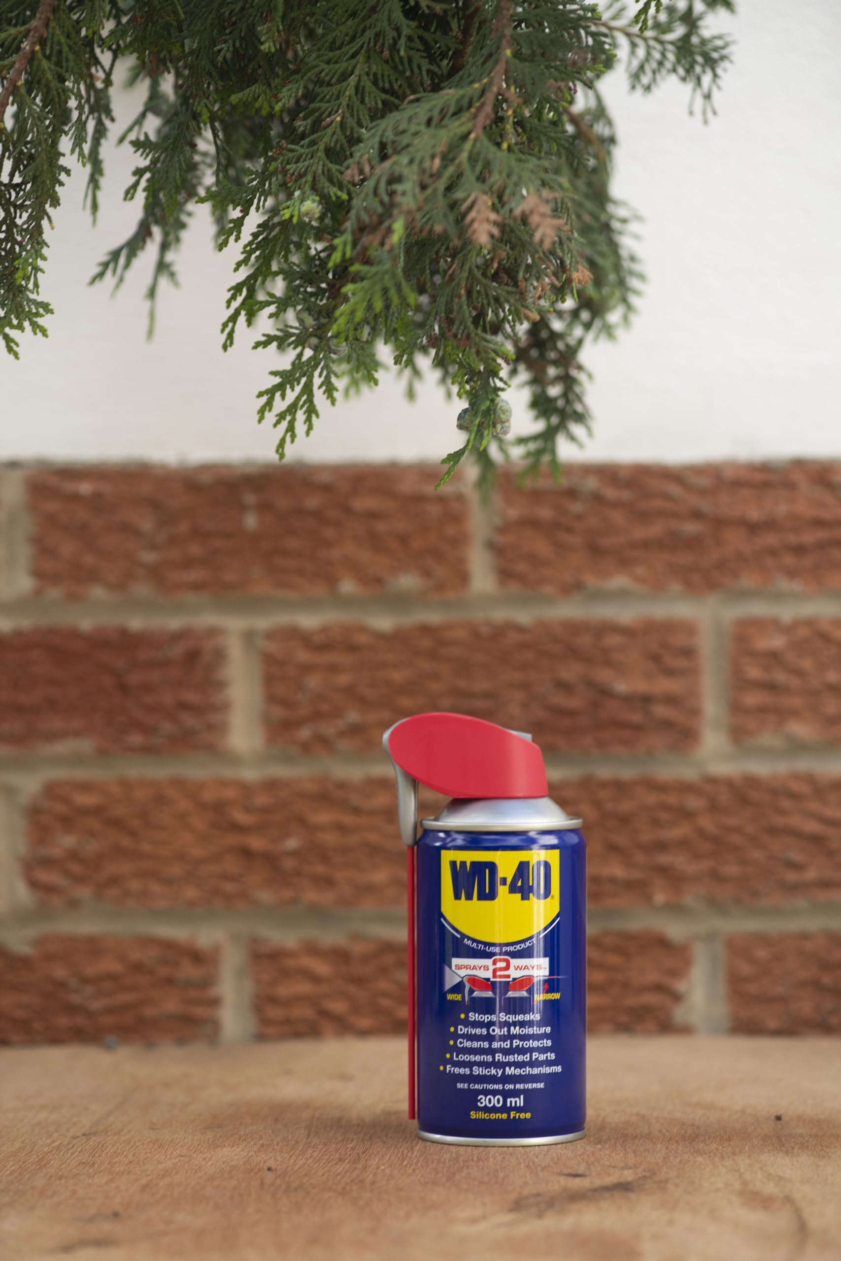 WD-40 Multi-Use Product Smart Straw 300 ml - The Ultimate All-Purpose Lubricant for Home & Workshop Use