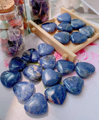 XIANNVXI 20 Pcs Blue Sodalite Crystal Heart Blue Sodalite Stones Natural Blue Crystals Healing Gemstones Reiki Palm Stones for Meditation Energy Balancing