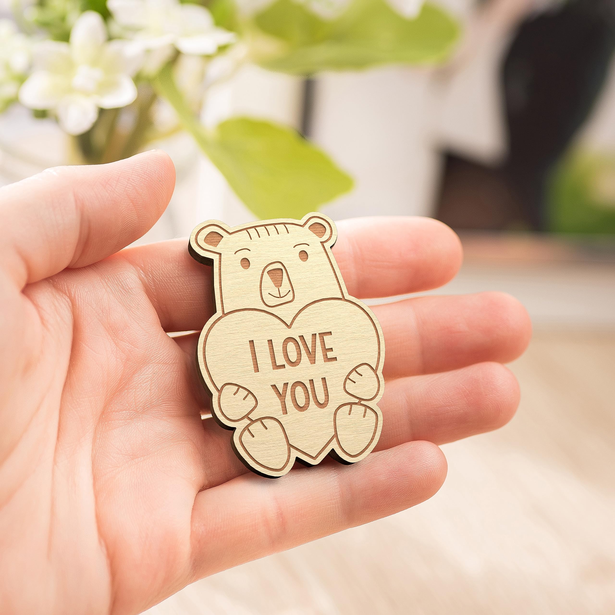 Cute Bear Hug Friendship Gifts for Women Best Friend Card with Token Gift for Her Girls Birthday Best Friend Mum Sister Wife Wooden Heart Bestie Colleagues Cheer Up