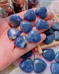 XIANNVXI 20 Pcs Blue Sodalite Crystal Heart Blue Sodalite Stones Natural Blue Crystals Healing Gemstones Reiki Palm Stones for Meditation Energy Balancing